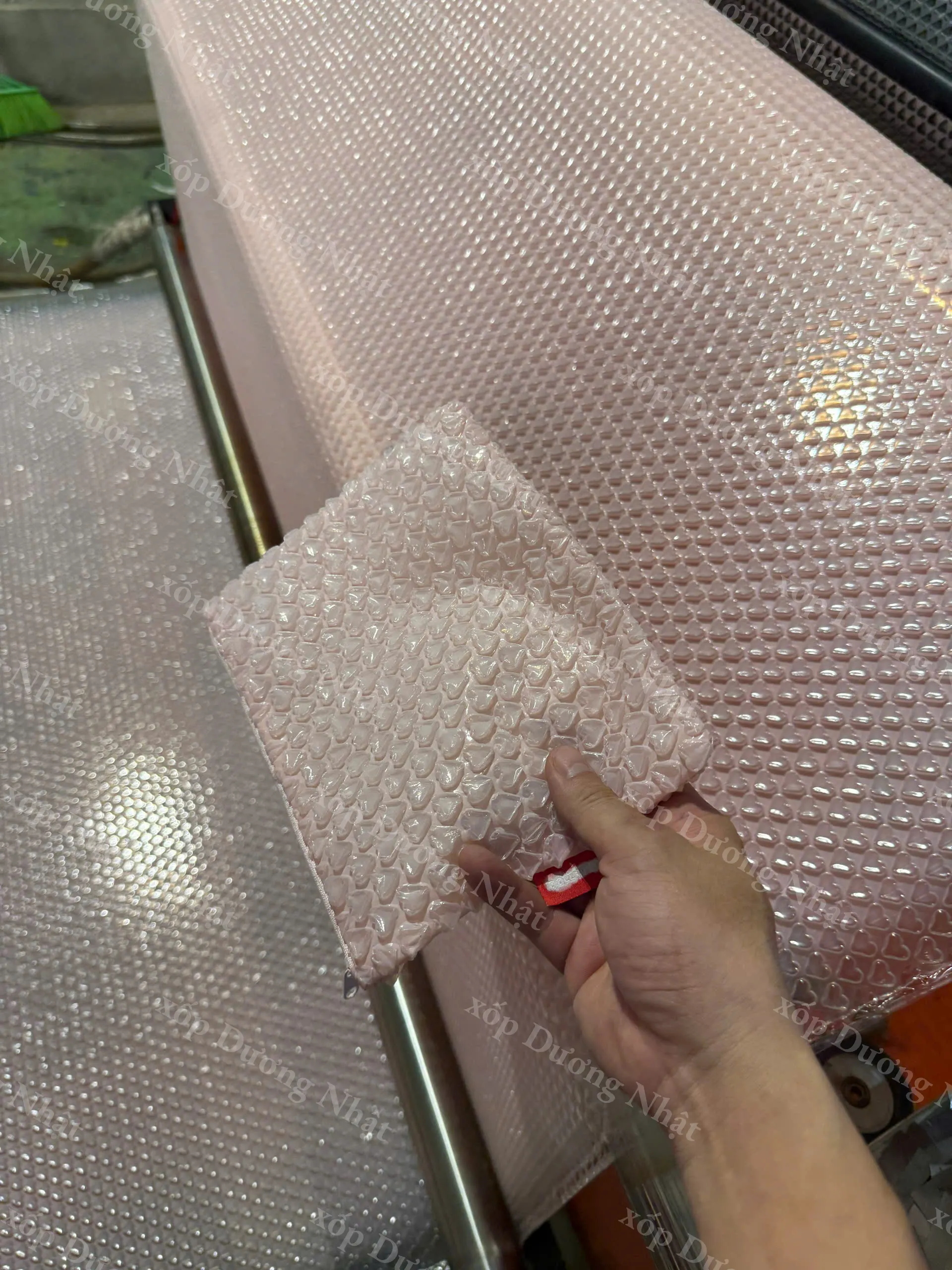 Màng xốp hơi có bóng khí hình trái tim