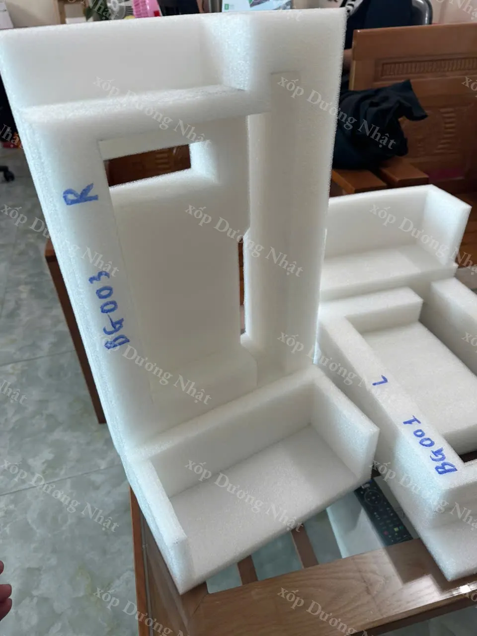 Gia Công Cắt Ghép Khay Xốp PE Foam Định Hình Theo Yêu Cầu